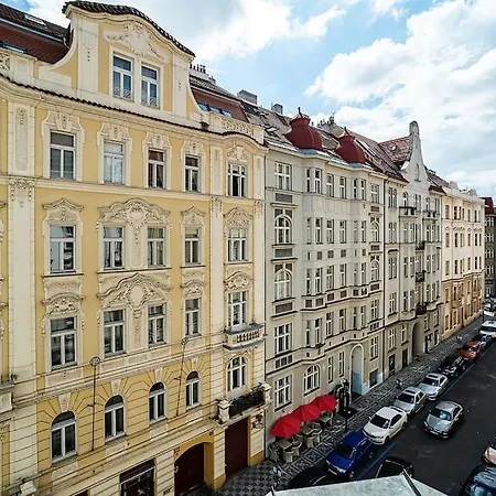 Cozy Art Nouveau With Balcony And Free Garage Διαμέρισμα