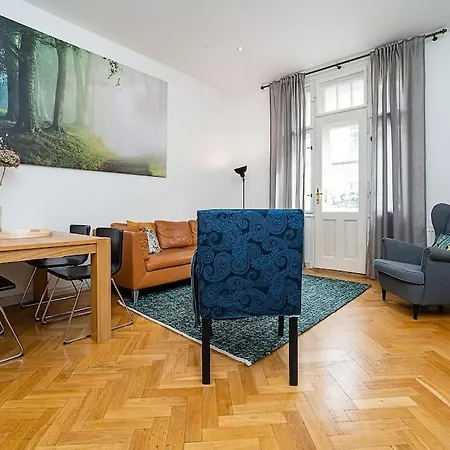 Апартаменты Cozy Art Nouveau With Balcony And Free Garage Прага