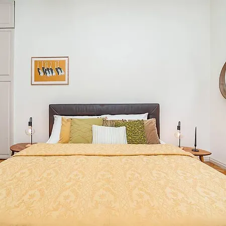 Cozy Art Nouveau With Balcony And Free Garage Апартаменты